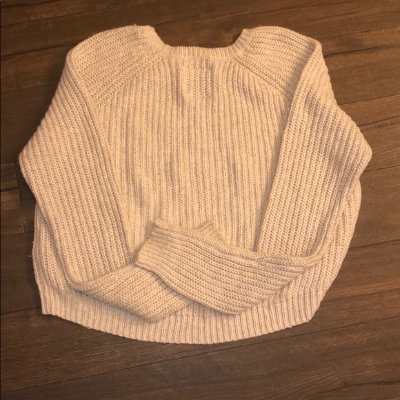 Abercrombie and Fitch knit cropped sweater - Picture 4 of 4